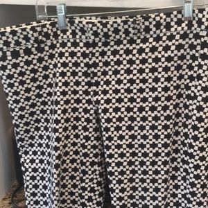 Banana Republic Sloan Pant. Size 12. Black/White.